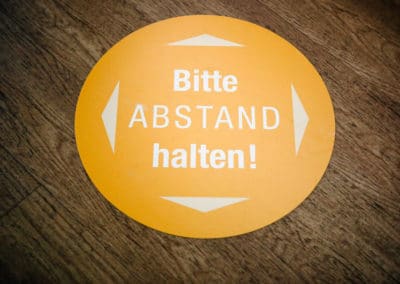 Corona - Bitte Abstand halten Fussbodensticker