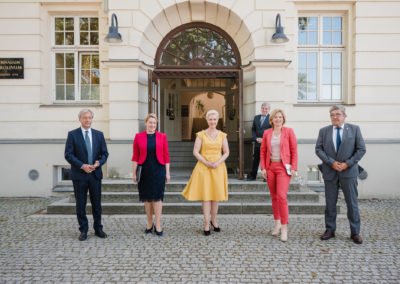 Gruppenbild Frau Dr. Franziska Giffey, Julia Klöckner, Manuela Schwesig